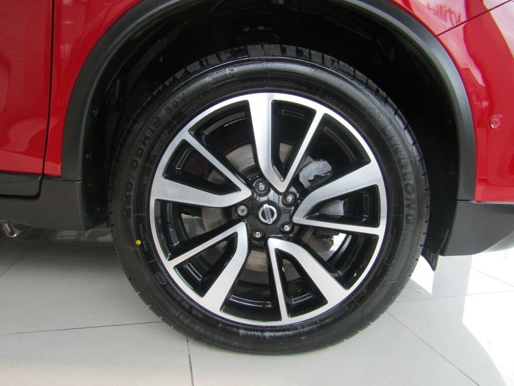 Nissan X-Trail Tekna Silver #8