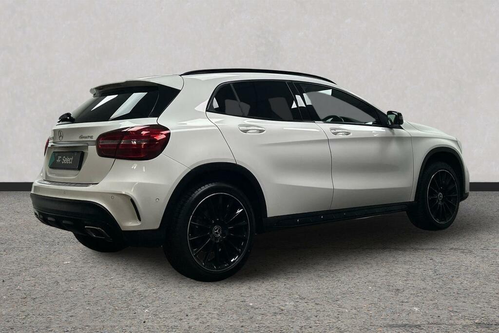 Mercedes-Benz GLA Class 2.0 Gla250 Amg Line Premium Plus 7G-dct 4Matic E White #2
