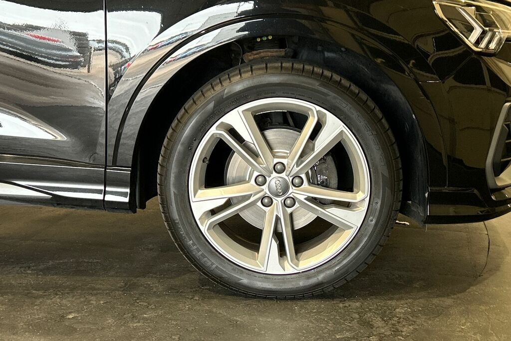 Audi Q3 S Line 35 Tfsi 150 Ps 6-Speed SR70GWE Black #5
