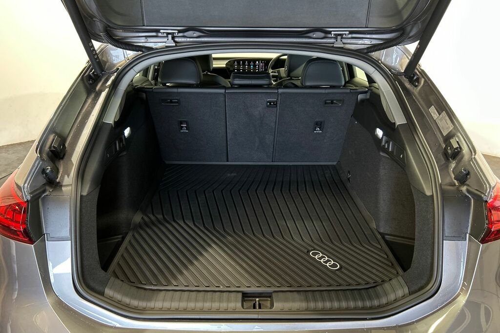 Audi A6 Avant 100Kwh Launch Edition Black #14