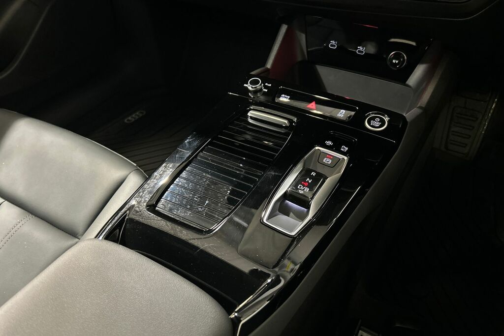 Audi A6 Avant 100Kwh Launch Edition Black #25