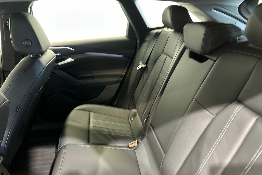 Audi A6 Avant 100Kwh Launch Edition Black #12