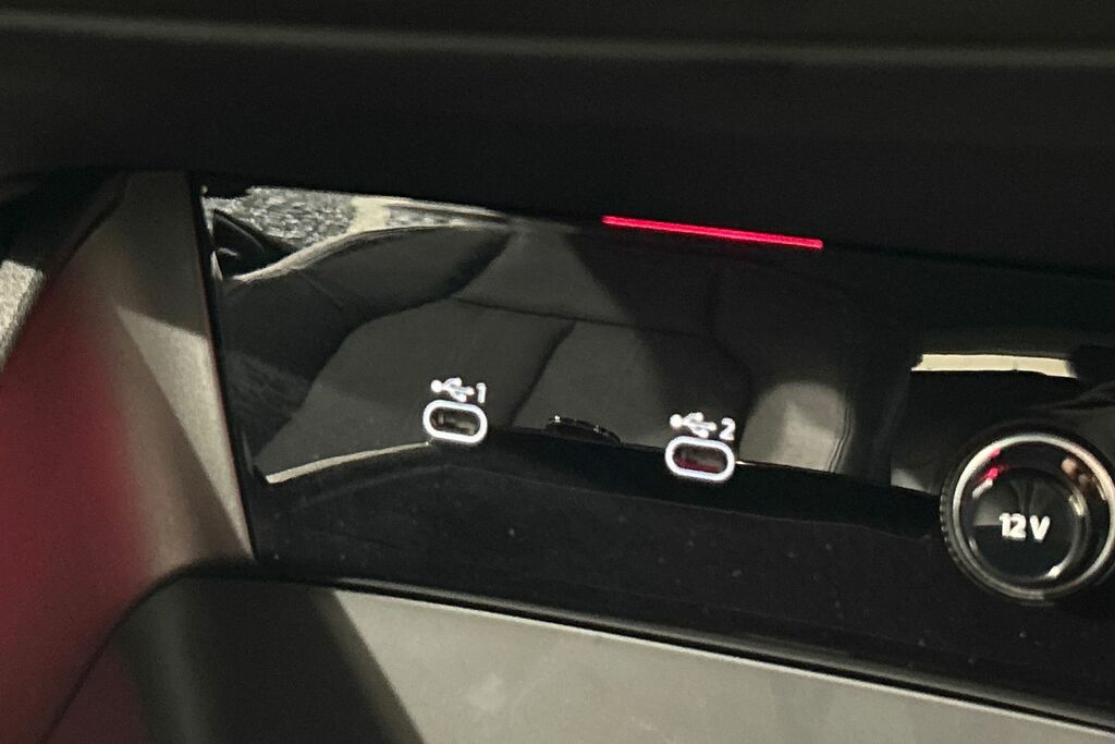 Audi A6 Avant 100Kwh Launch Edition Black #24