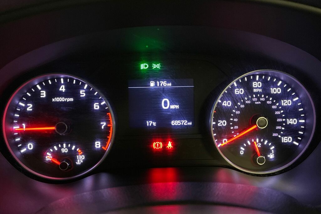 Kia Sportage Diesel White #10