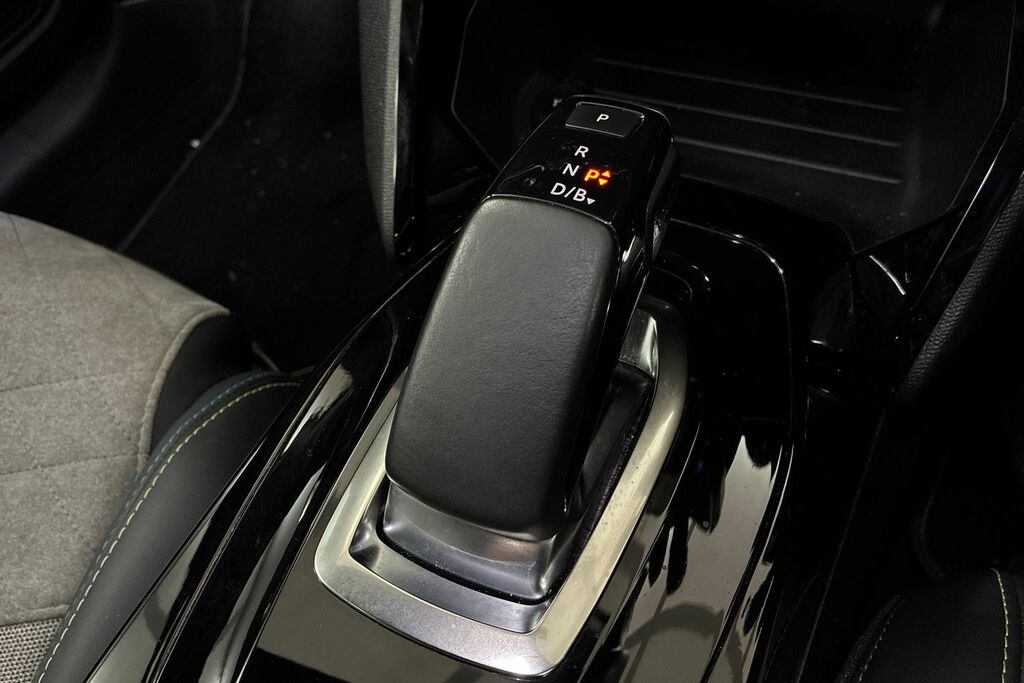 Peugeot e-208 Hatchback Grey #24