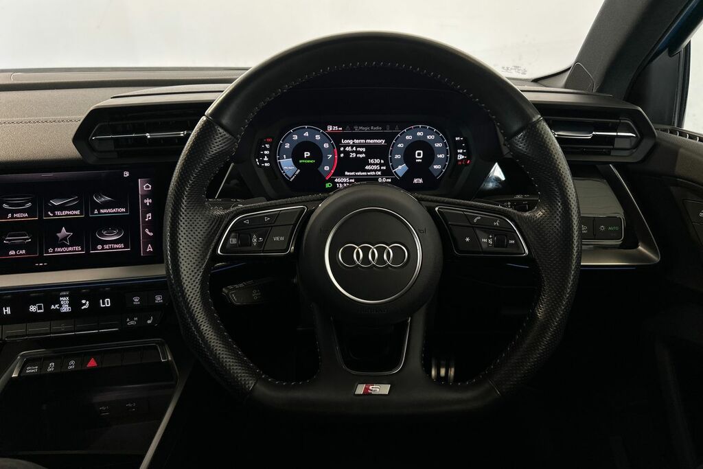 Audi A3 A3 E-tron Sportback 40 S-a Red #13