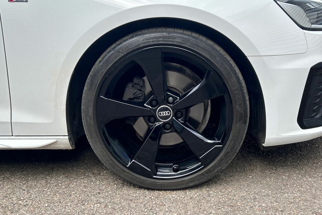 Audi A4 Black Edition 35 Tfsi 150 Ps 6-Speed White #5