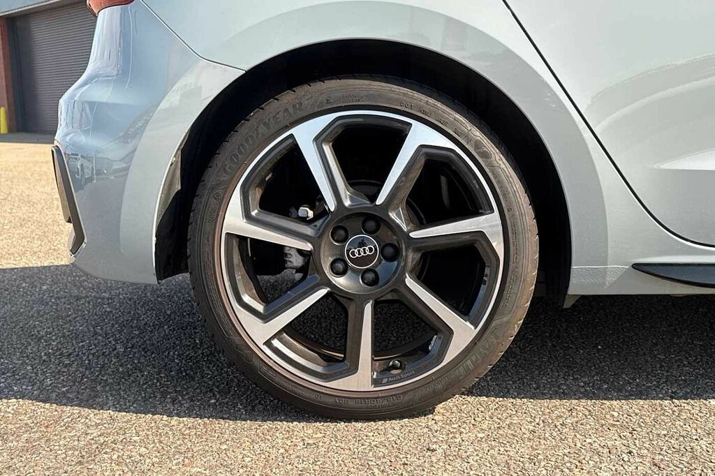 Audi A1 Black Edition 35 Tfsi 150 Ps S Tronic ST72PWY Grey #5