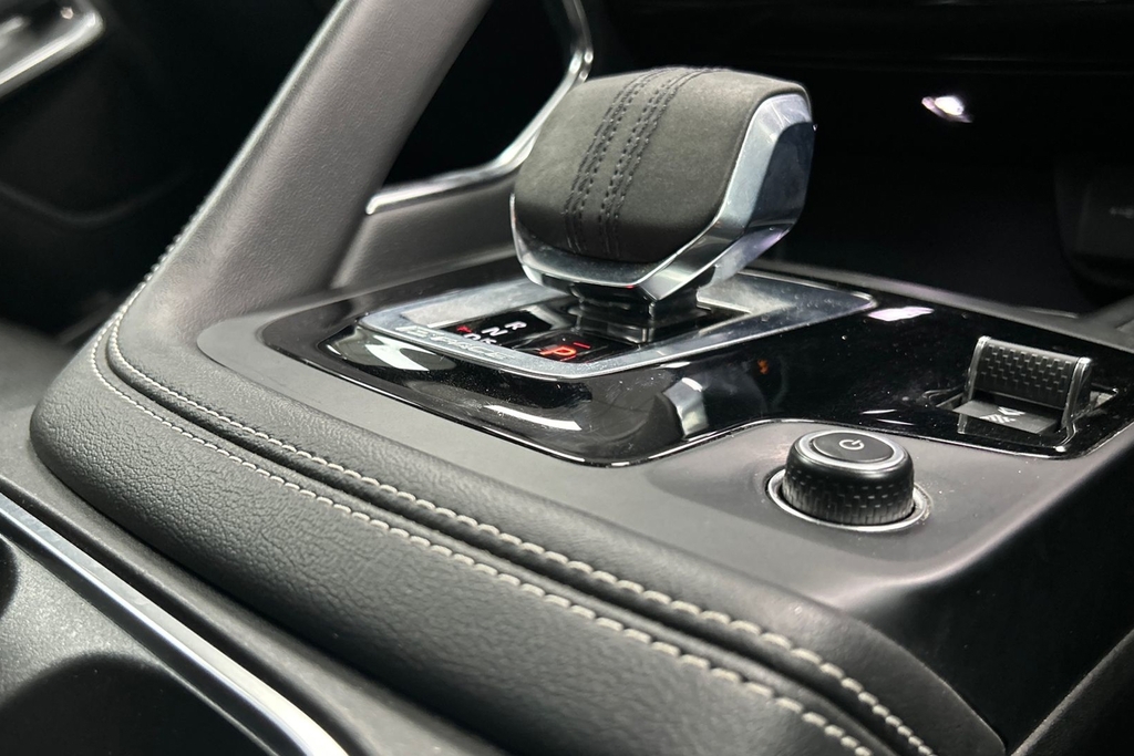 Jaguar E-Pace 1.5 P300e R-dynamic Se Black Grey #13