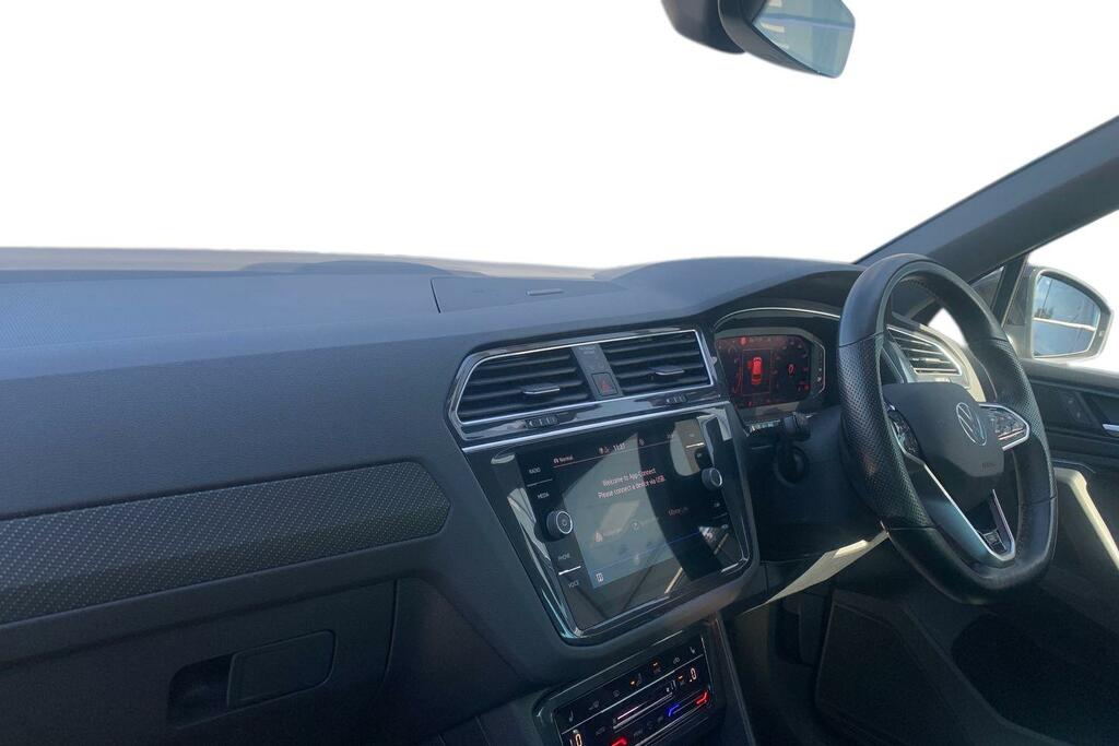 Volkswagen Tiguan 1.5 Tsi 150 R-line Dsg Black #2