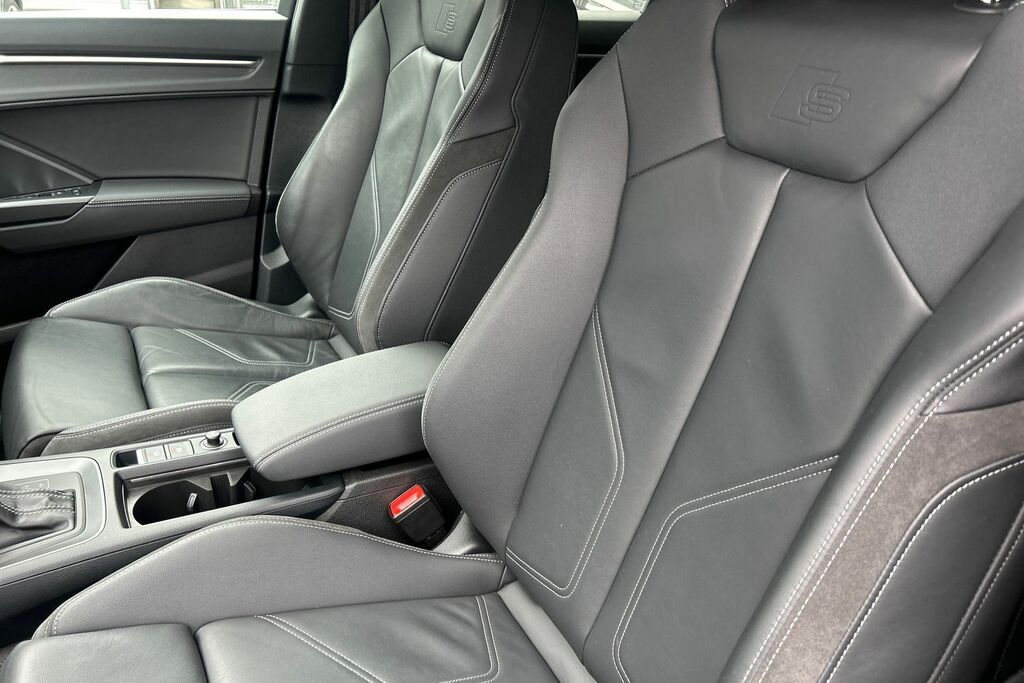 Audi Q3 35 Tfsi Technik Black #16