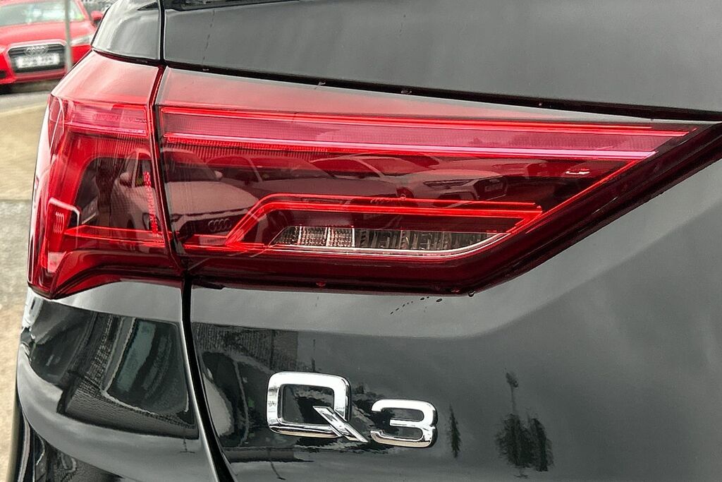 Audi Q3 35 Tfsi Technik Black #19