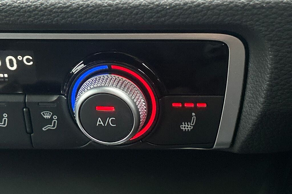 Audi Q3 35 Tfsi Technik Black #24