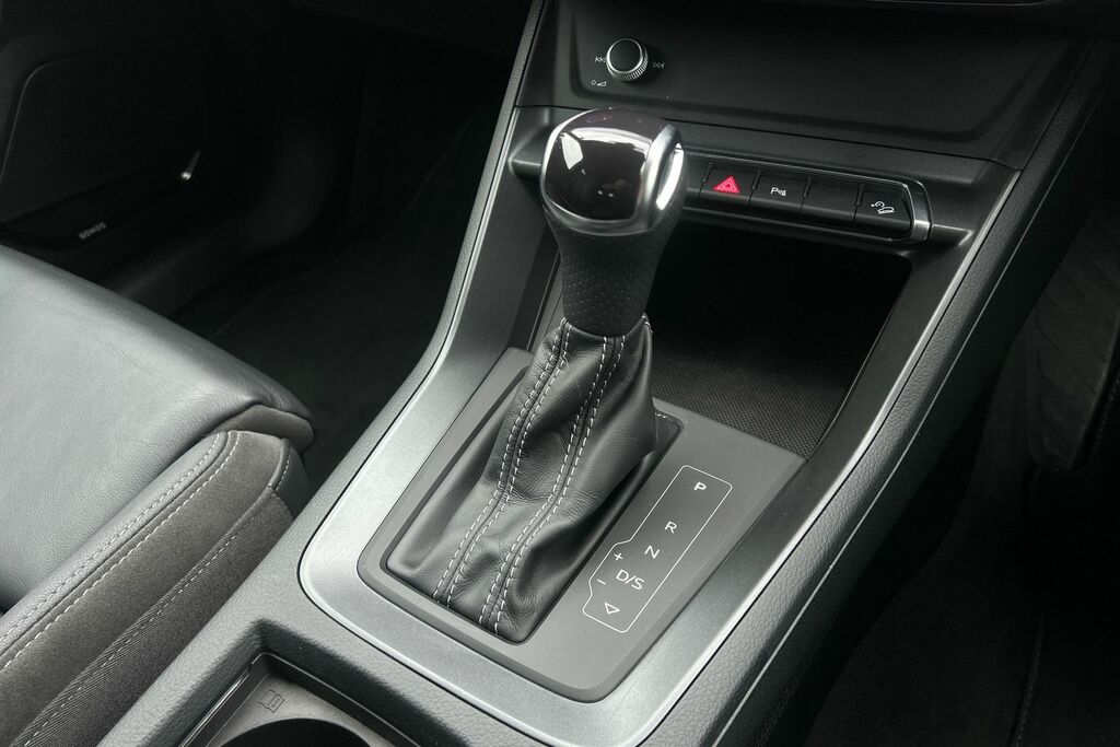 Audi Q3 35 Tfsi Technik Black #23