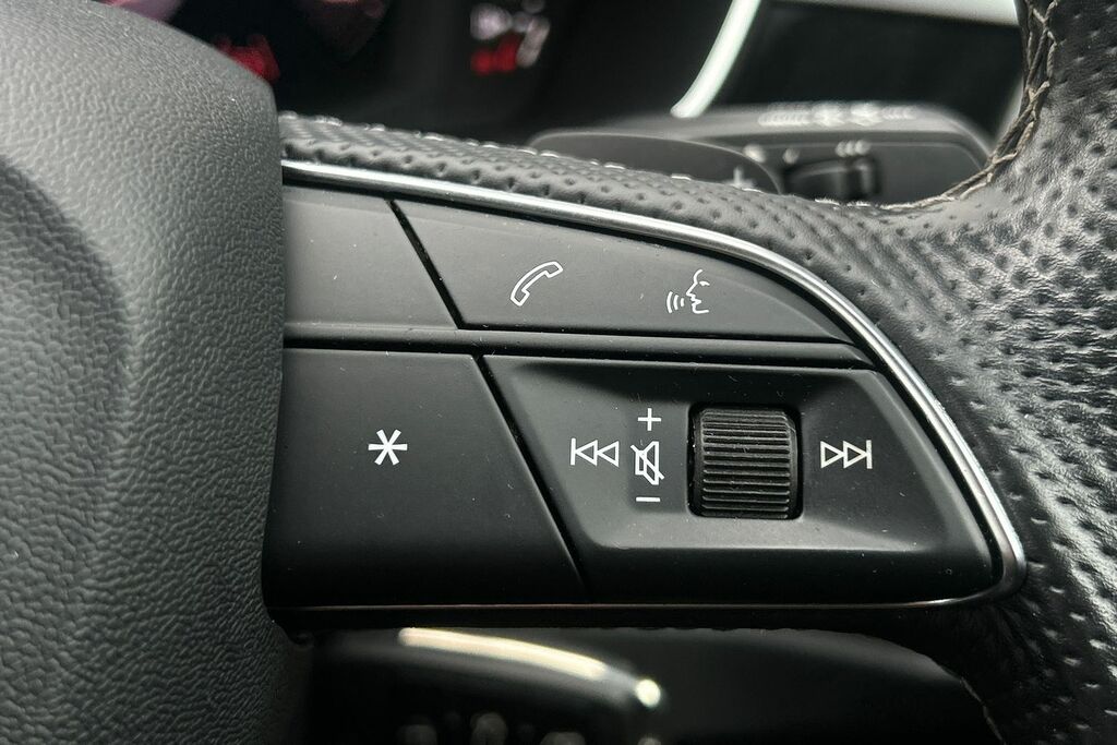 Audi Q3 35 Tfsi Technik Black #22
