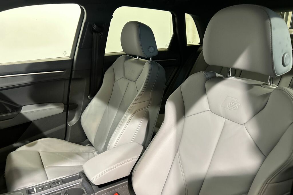 Audi Q3 Black Edition Blue #16
