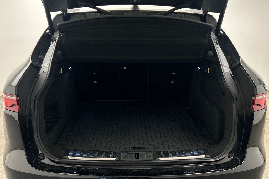 Jaguar F-Pace R-dynamic Se Black Grey #10