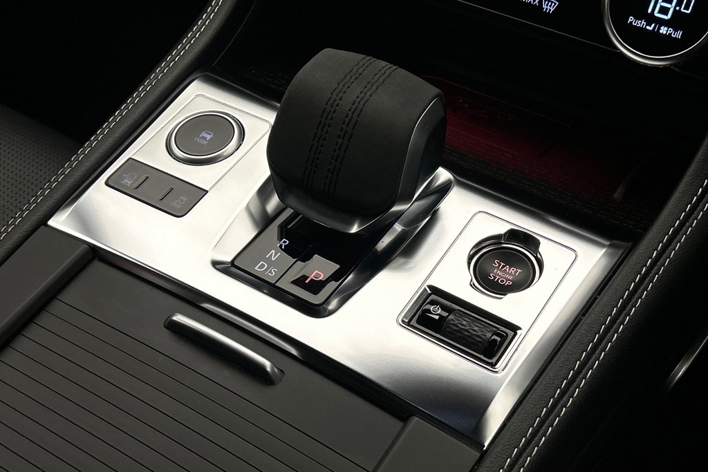 Jaguar F-Pace R-dynamic Se Black Grey #13