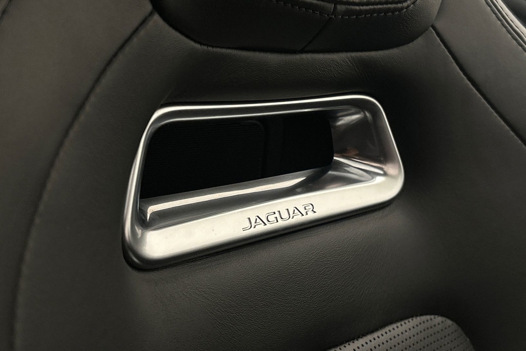 Jaguar F-Type V6 R-dynamic Red #30