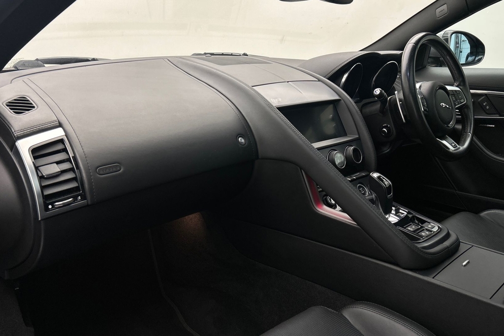 Jaguar F-Type V6 R-dynamic Red #36