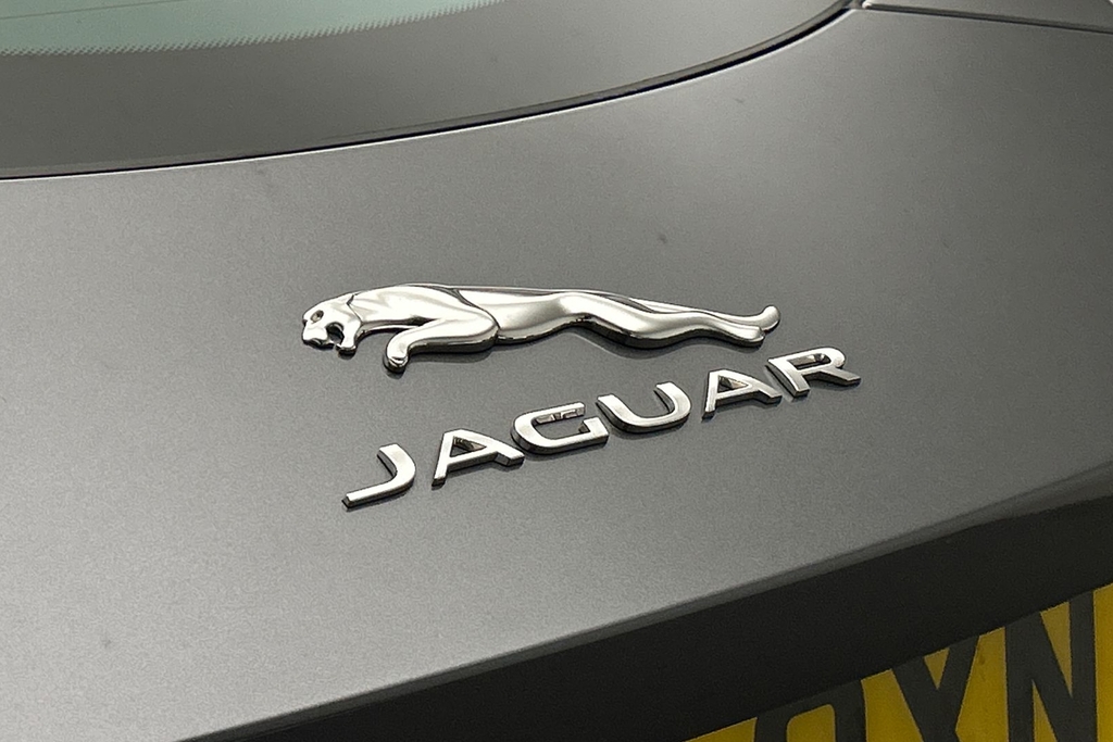 Jaguar F-Type V6 R-dynamic Red #38