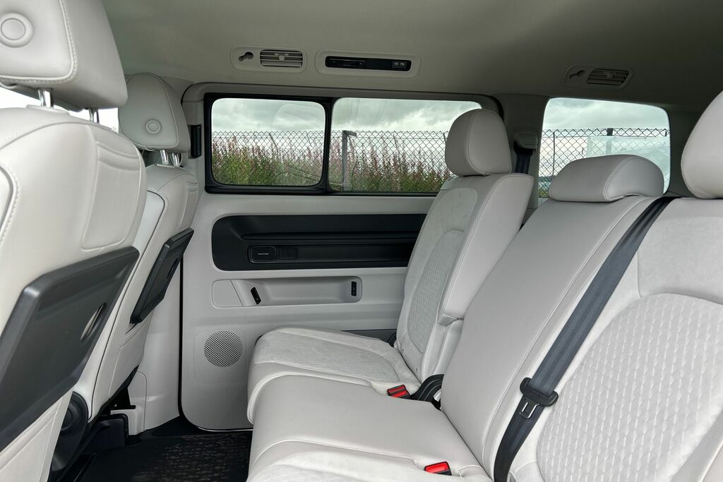 Volkswagen ID.Buzz Style White #9