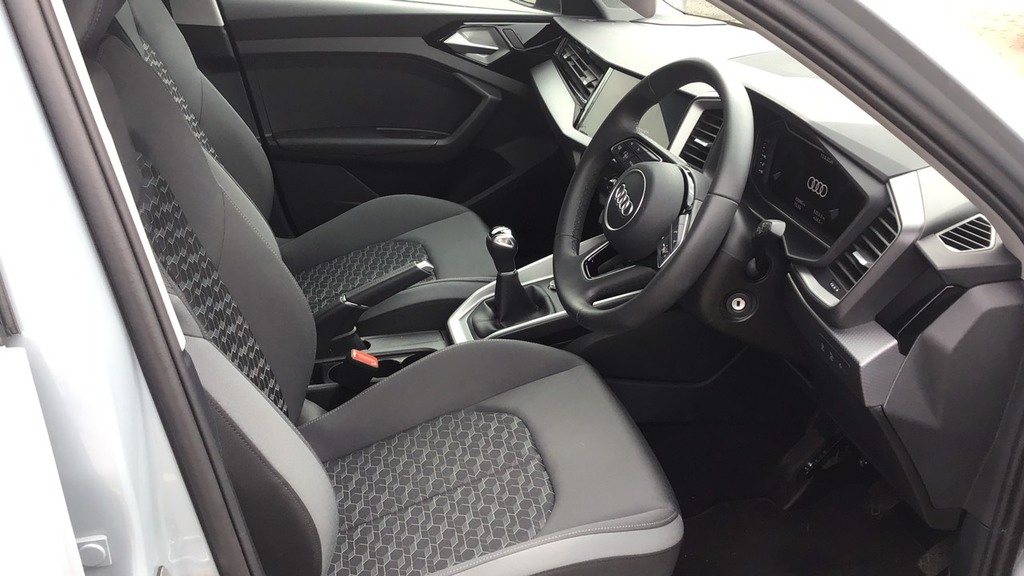Audi A1 Sport 25 Tfsi 95 Ps 5-Speed SV25YYW Grey #4