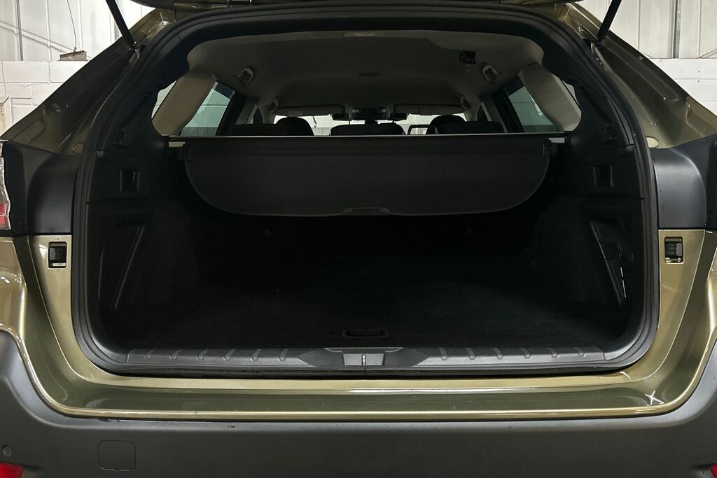 Subaru Outback Black #16