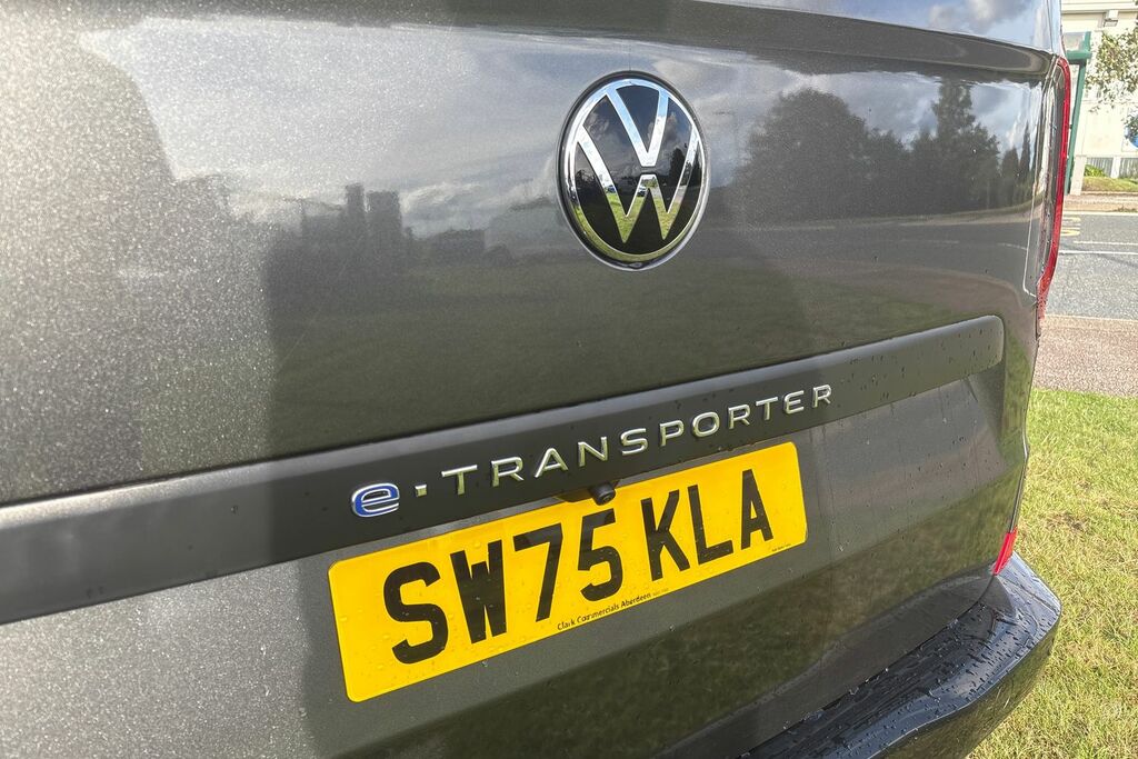 Volkswagen E-Transporter 100Kw 65Kwh Commerce Plus Van Silver #20