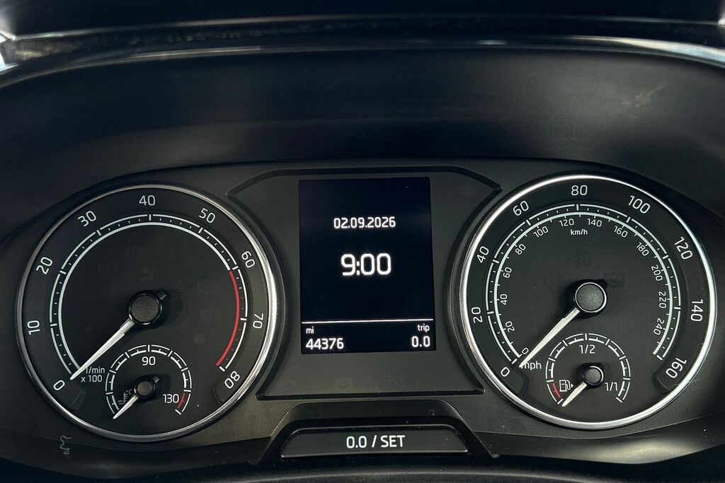 Skoda Fabia Hatchback Orange #15