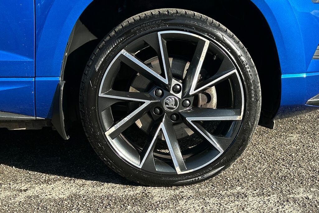 Skoda Karoq 1.5 Tsi Sport Line Blue #5