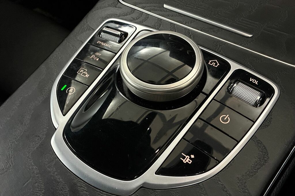 Mercedes-Benz C Class White #24