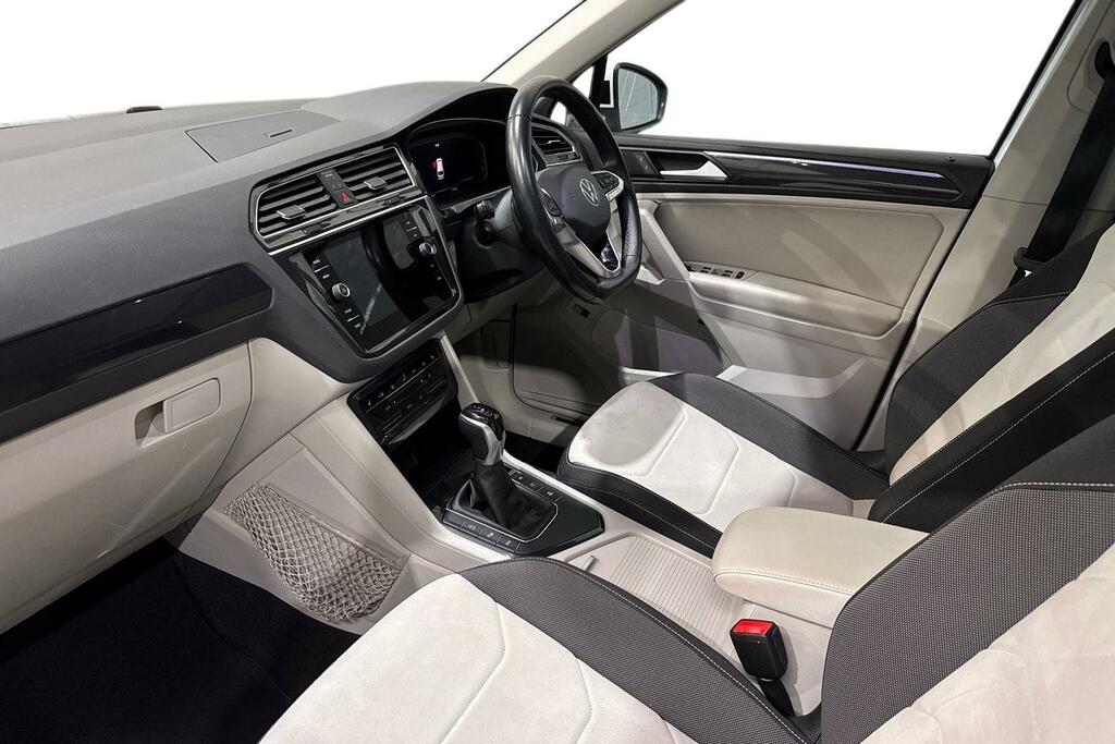 Volkswagen Tiguan 2.0 Tdi Elegance Dsg White #2