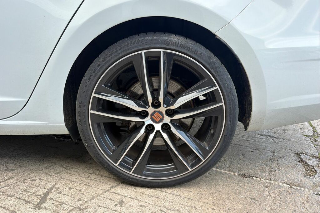 Seat Leon 2.0 Tsi Cupra 300 Ez Dsg 4Drive White #5