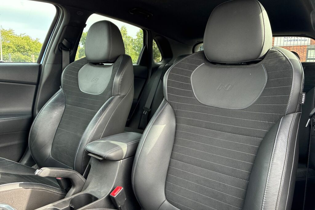 Hyundai I30 Hatchback Brown #16