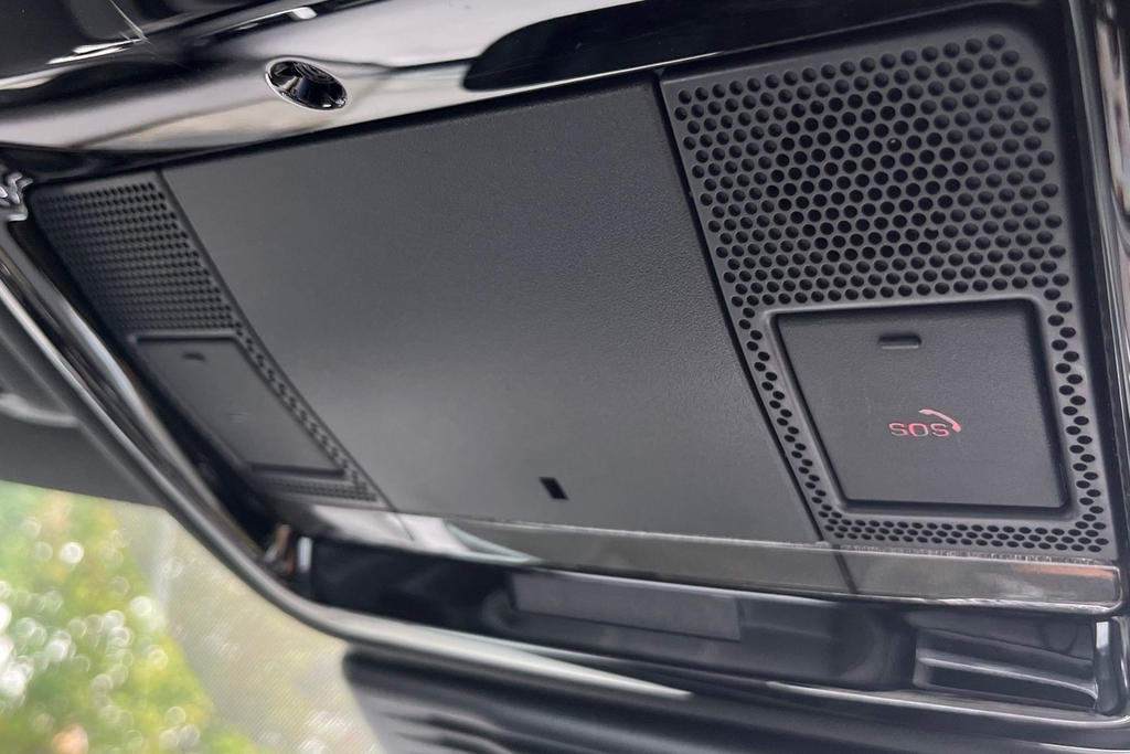 Land Rover Range Rover Velar Automatic Black #23