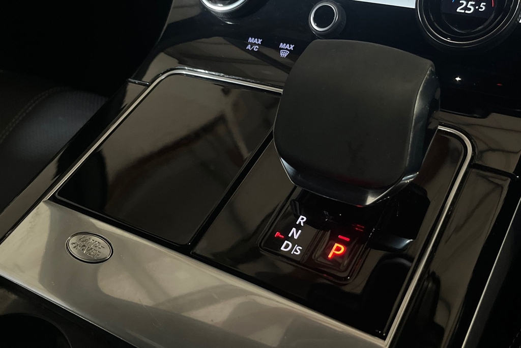 Land Rover Range Rover Velar Automatic Black #13