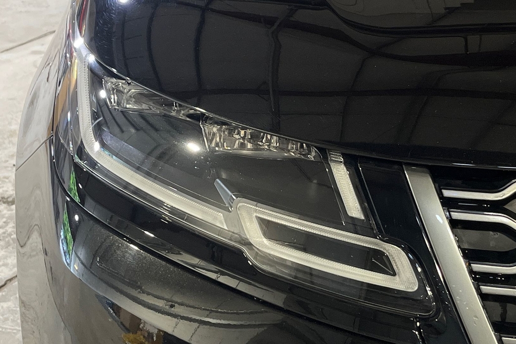 Land Rover Range Rover Velar Automatic Black #17