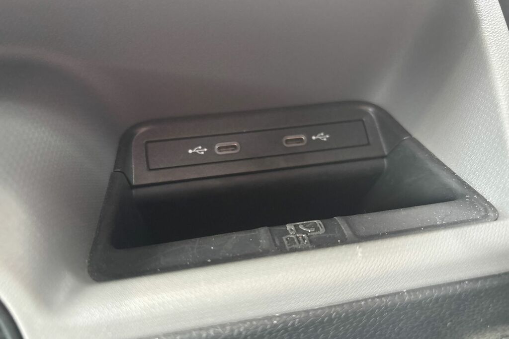 Volkswagen ID.Buzz Pro 79Kwh Commerce Panel Van Silver #21