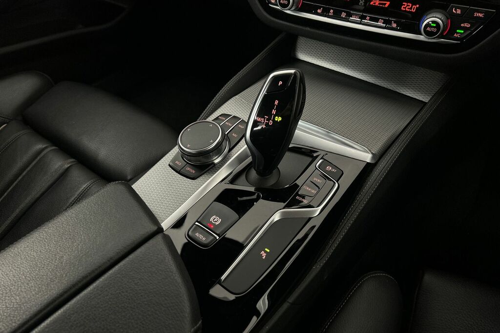 BMW 5 Series Black #10