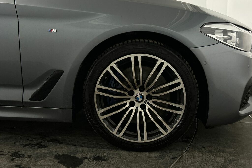 BMW 5 Series Black #14