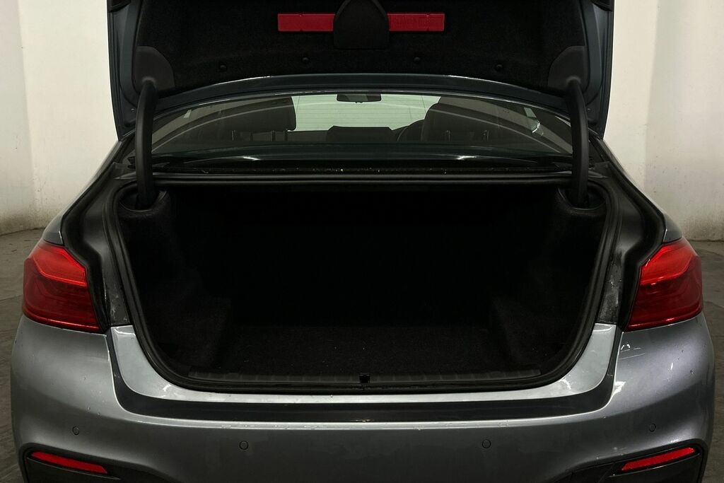 BMW 5 Series Black #13