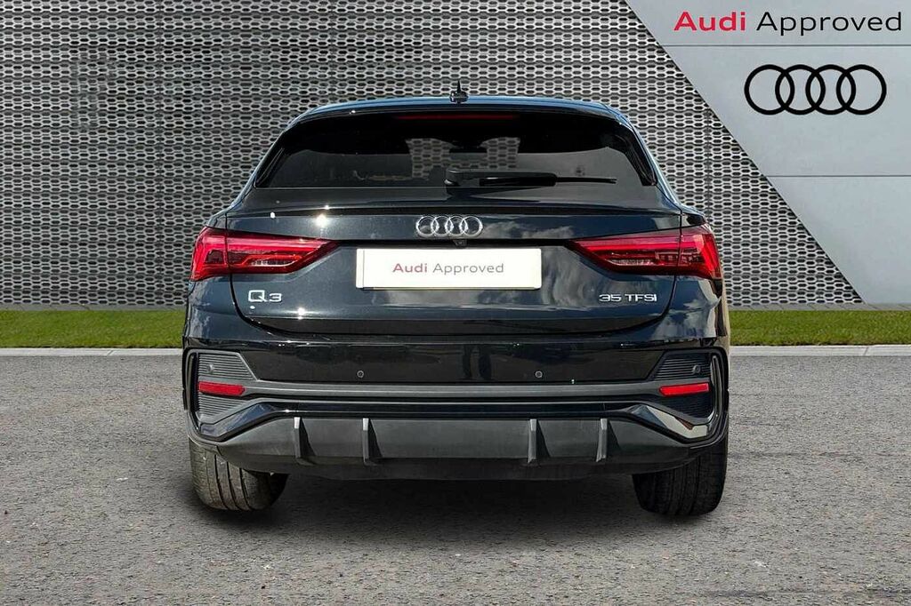 Audi Q3 Sport Black #7