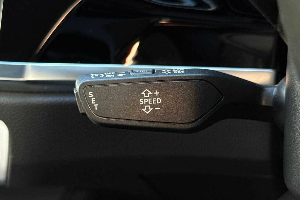 Audi Q3 Sport Black #23
