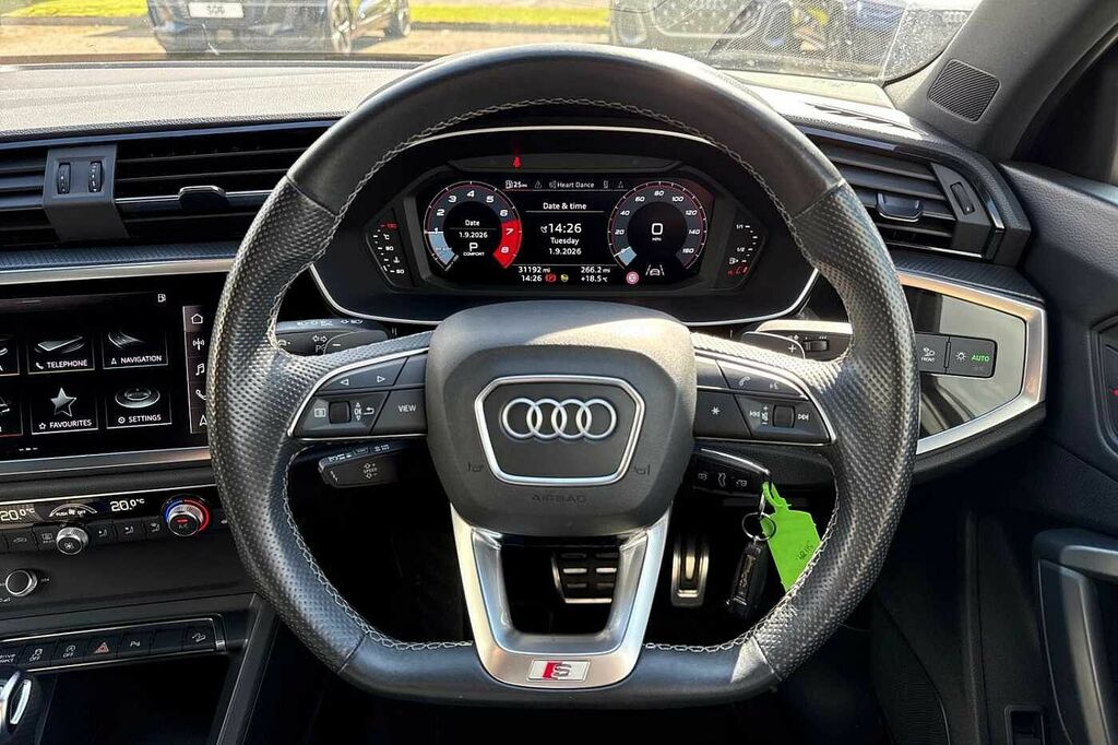 Audi Q3 Sport Black #13