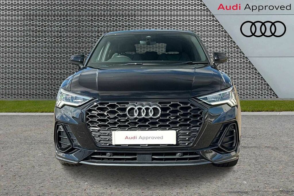 Audi Q3 Sport Black #8