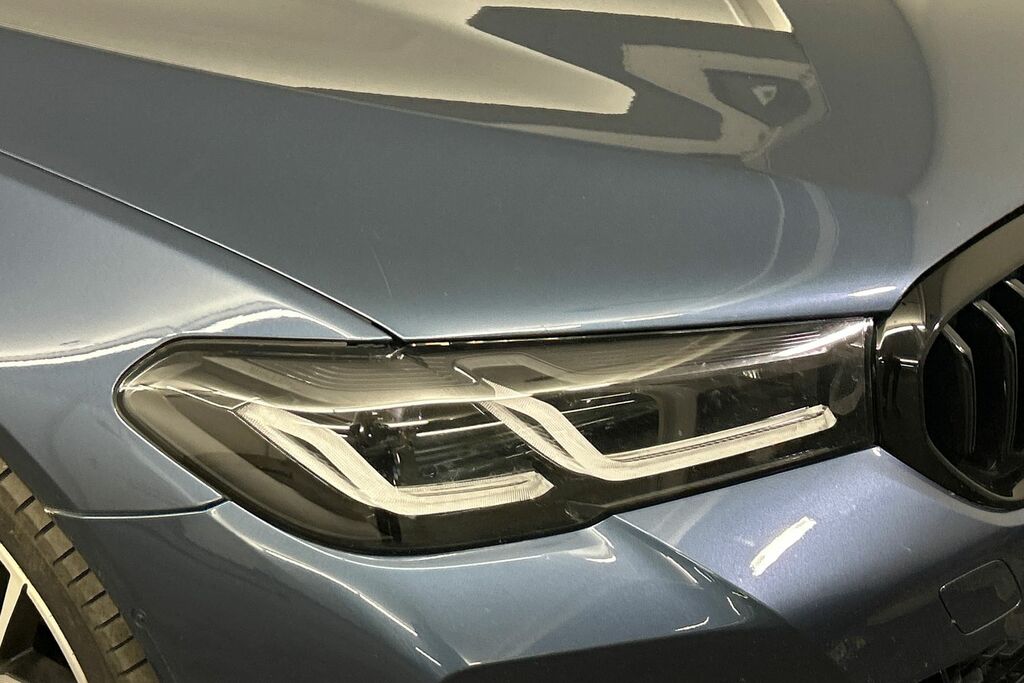 BMW 5 Series Se White #20