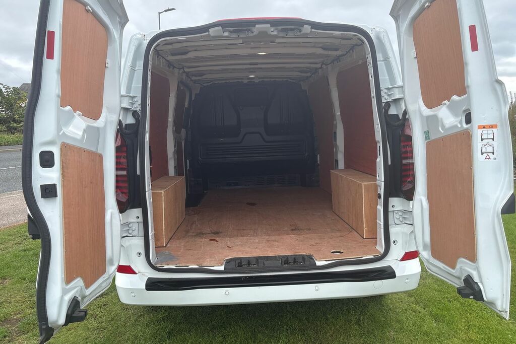 Volkswagen Transporter Commerce Plus White #11