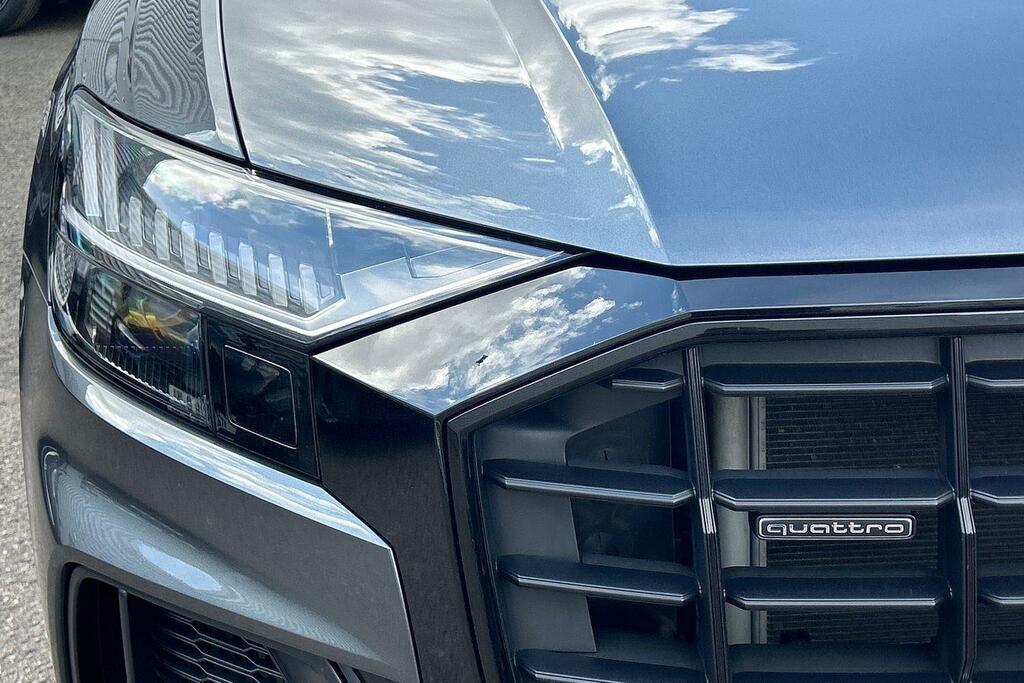 Audi Q8 3L Black Edition Black #18