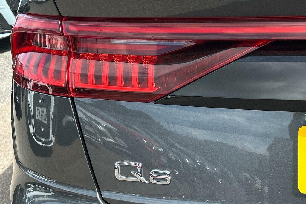 Audi Q8 3L Black Edition Black #19